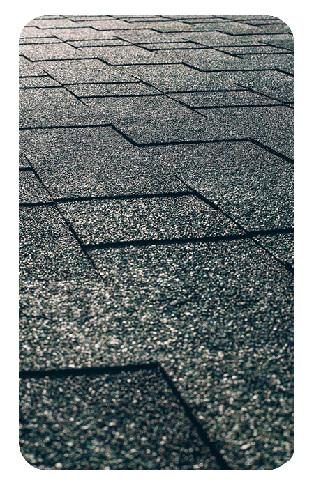 Dachpappenplatten auf einem Dach
