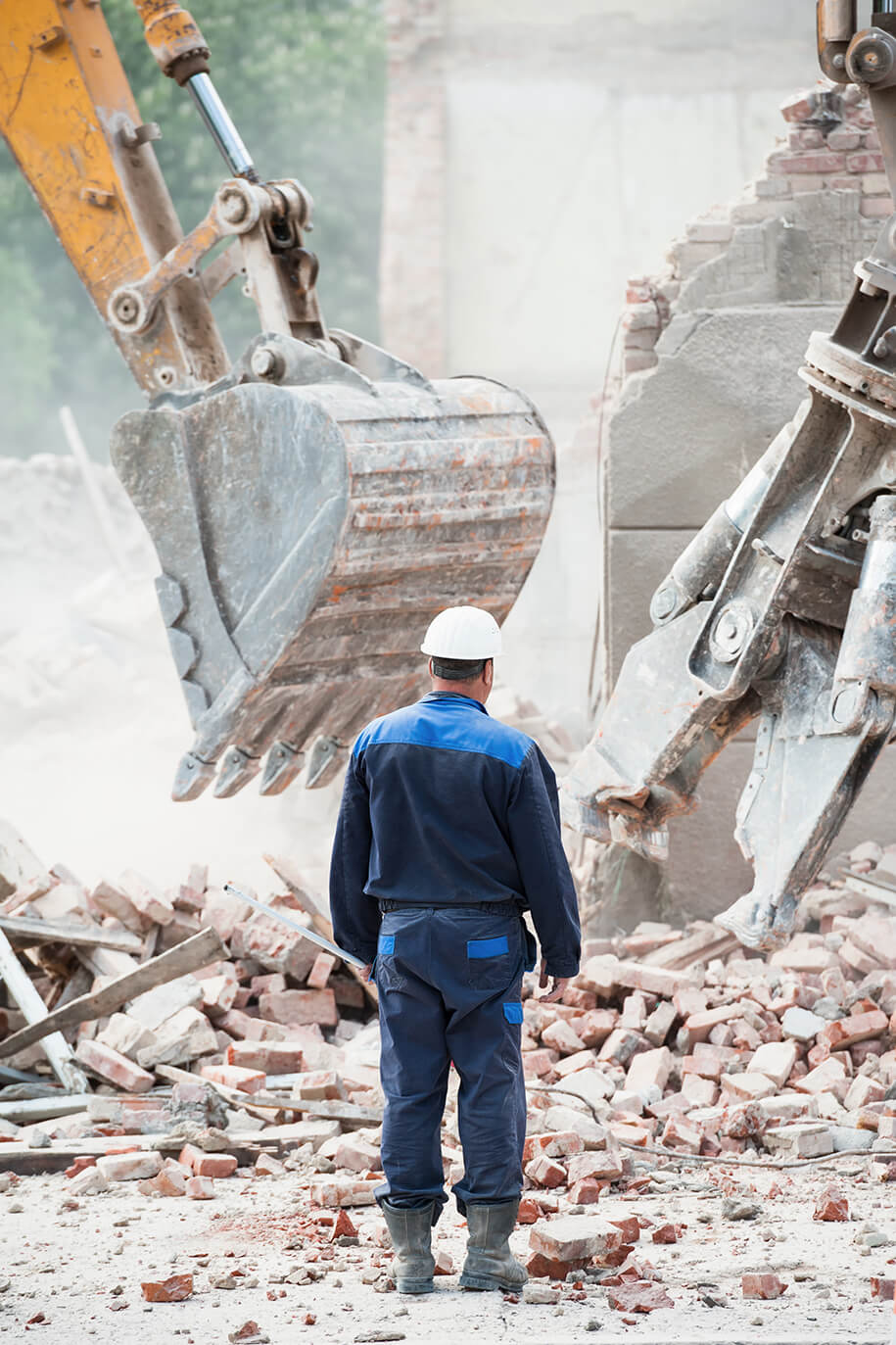 Sicherheit auf einer Baustelle geht vor. Der Abstand zum Baukran.
